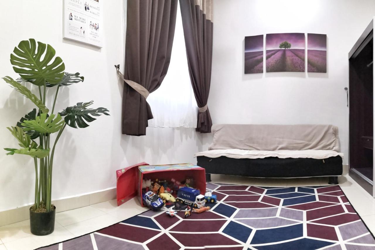Teratak Persona Homestay. 4 Rooms Double Storey Terrace In Kuantan City. Extérieur photo