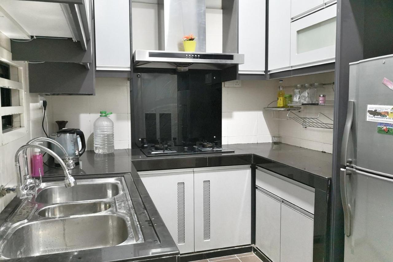 Teratak Persona Homestay. 4 Rooms Double Storey Terrace In Kuantan City. Extérieur photo