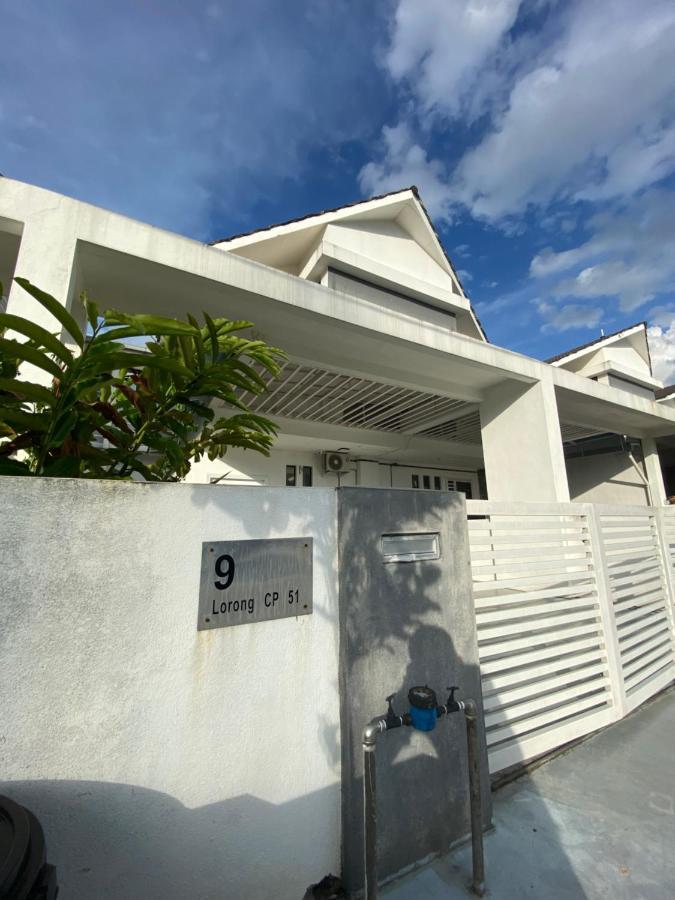 Teratak Persona Homestay. 4 Rooms Double Storey Terrace In Kuantan City. Extérieur photo